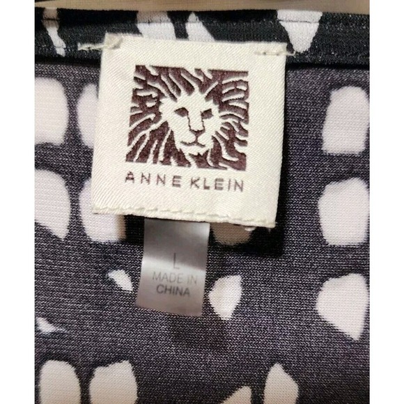 ANNE KLEIN WOMEN'S BLACK & WHITE ,GEOMETRIC PRINT, CAP SLEEVE ,VNECK TOP SIZE L - Picture 3 of 5